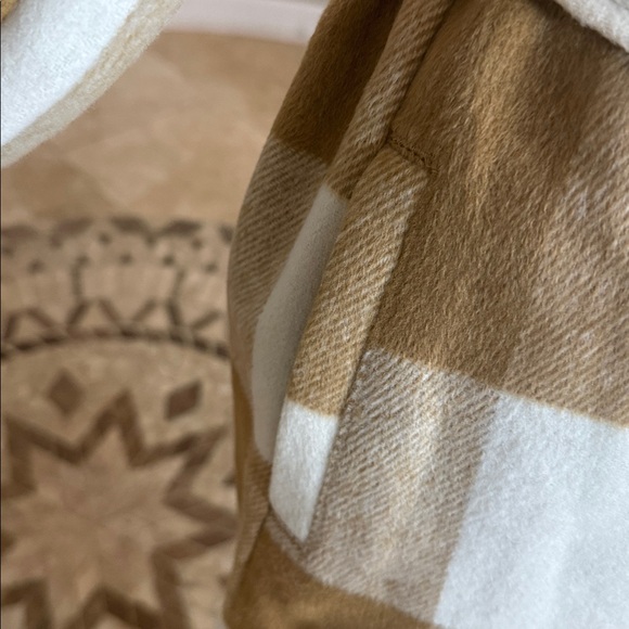 G by Giuliana Tan and Cream Coat - Picture 3 of 7